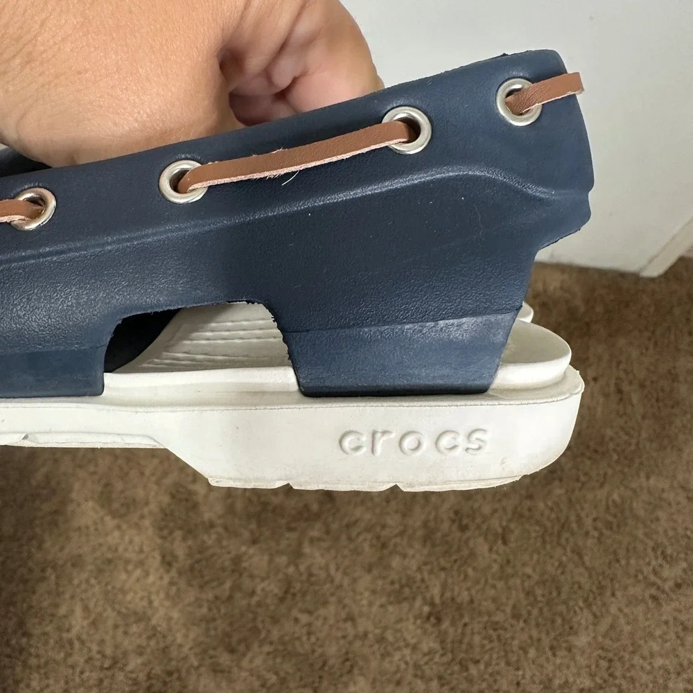Crocs Beach Line Boat Shoes Navy Blue White Women 7 Nautical Lightweight Slip On